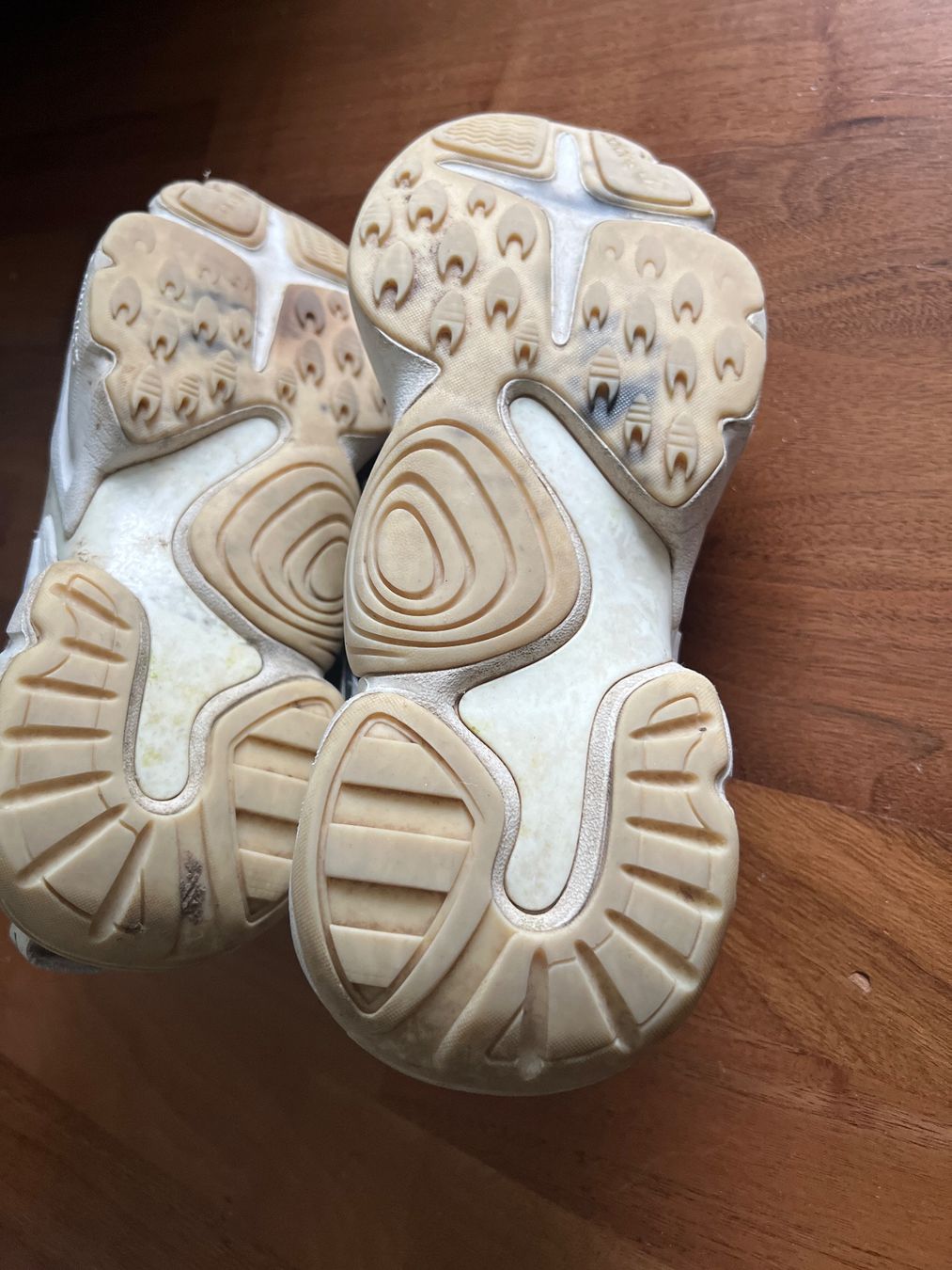 Adidas Scarpe da donna: Adidas Magmur Runner 37 1/3 – Usato da Jona venduto da Sariksa 6