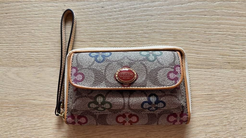 Portemonnaies: Coach Wristlet Wallet – D'occasion à St. Gallen par sunleister