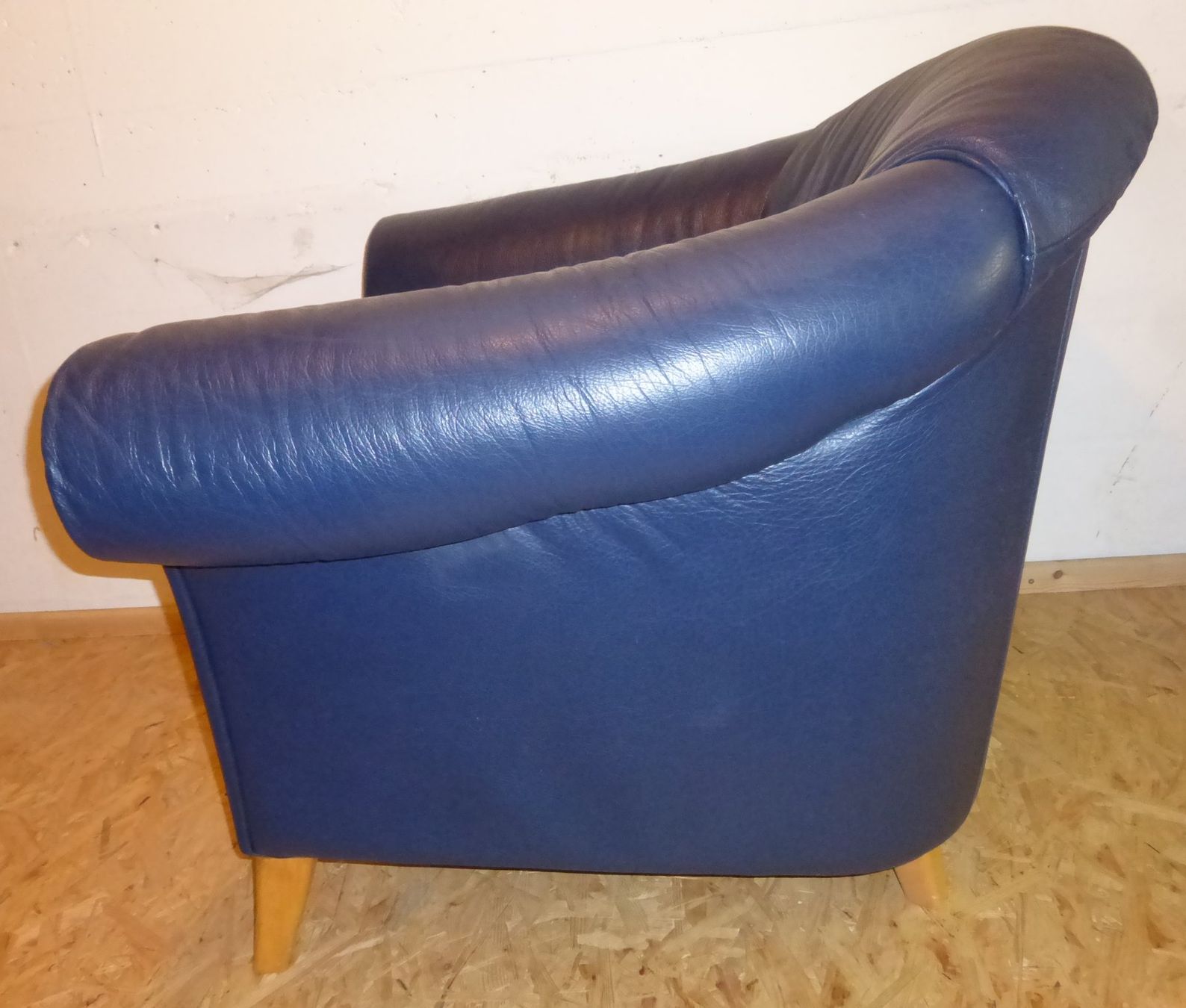 Poltrone: Leder polstersessel blau – Usato da Winterthur venduto da ricofly 3