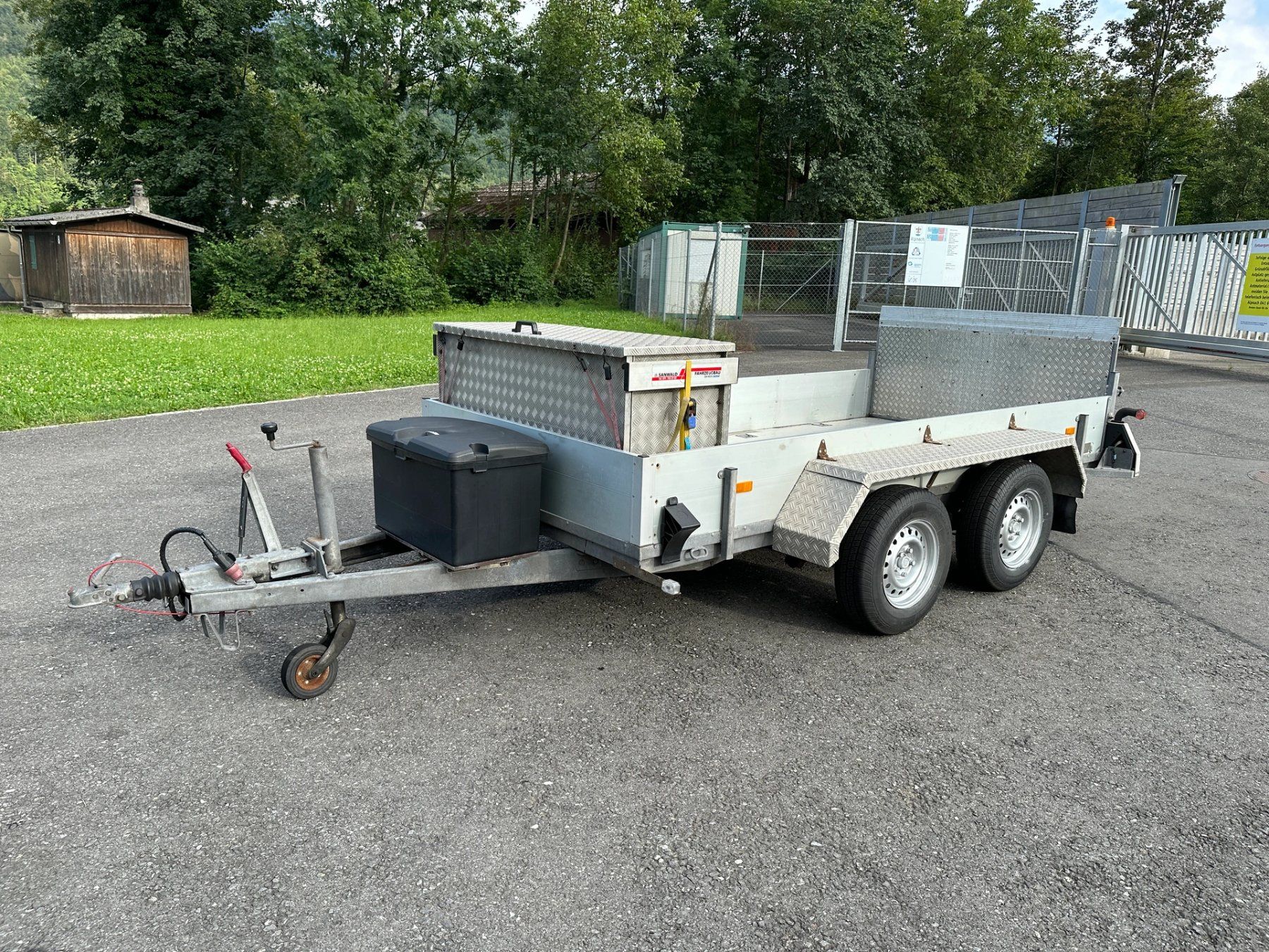 Humbaur Anhänger: HUMBAUR HT 3000 Senkomat – Gebraucht aus Alpnach-Dorf von Hess-Automobile