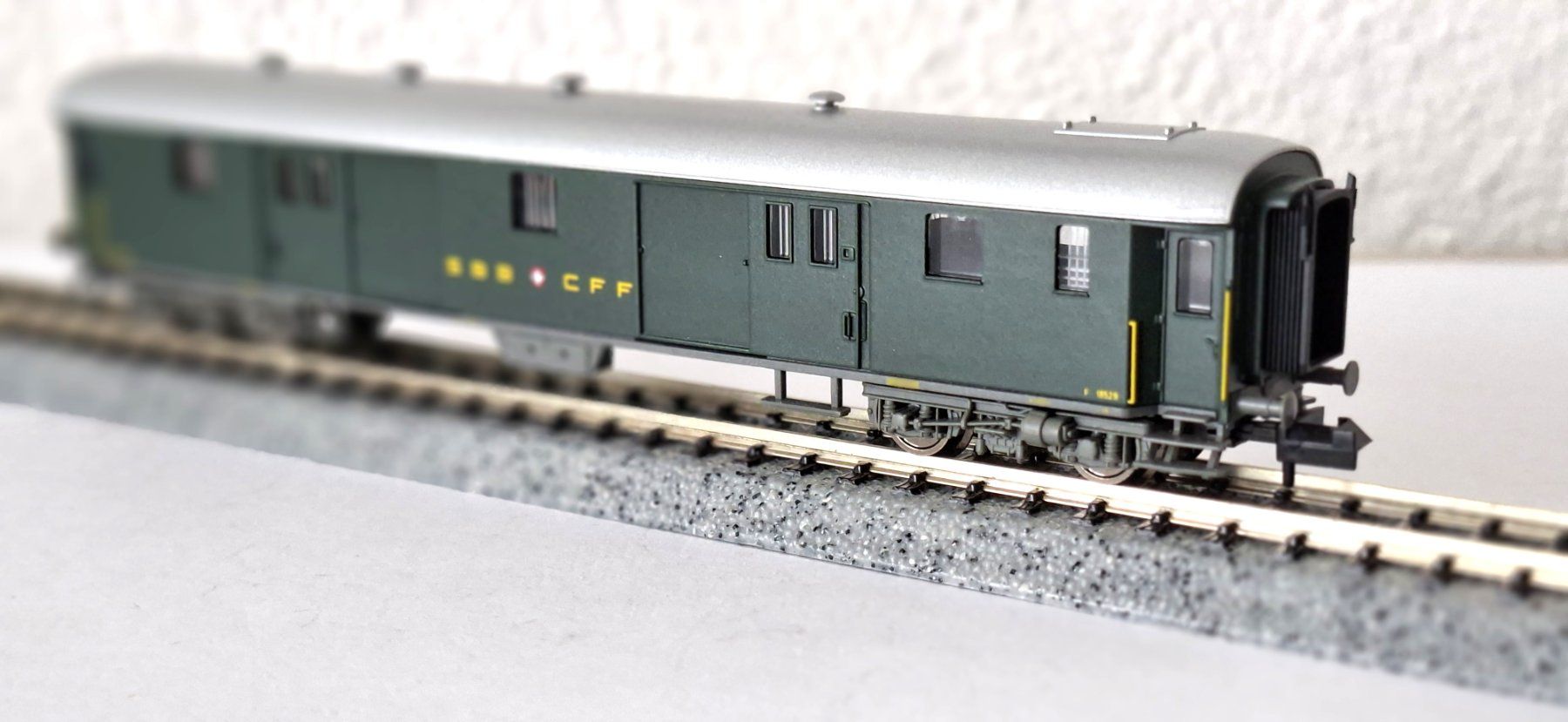 Fleischmann Modellini di ferrovie: Fleischmann SBB Gepäckwagen – Usato da Biberist venduto da Ntrains 1