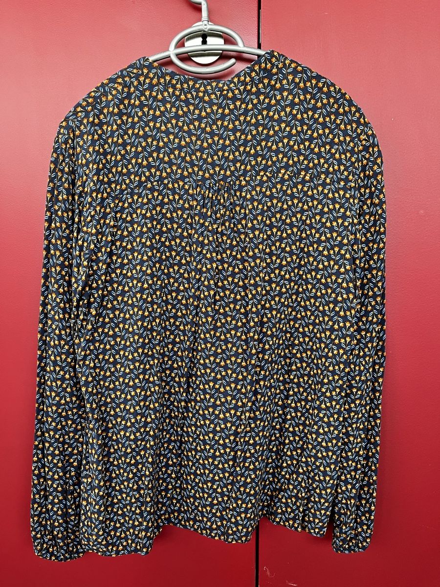 Esprit Camicette: Esprit Floral Blouse Long Sleeve Button-Down Size 36 – Usato da Romont FR venduto da cat_j6ww 1