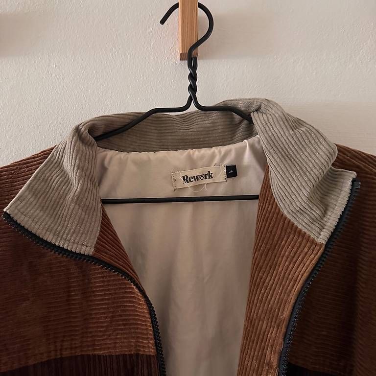 Giacche: Rework Bomber Jacket – Usato da Solothurn venduto da Juliasju 3