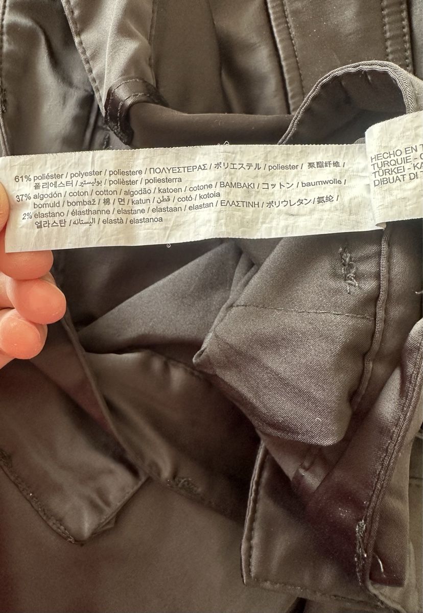 Zara Pantaloni: Hose schwarz Gr S – Usato da Zürich venduto da Herbion1 4