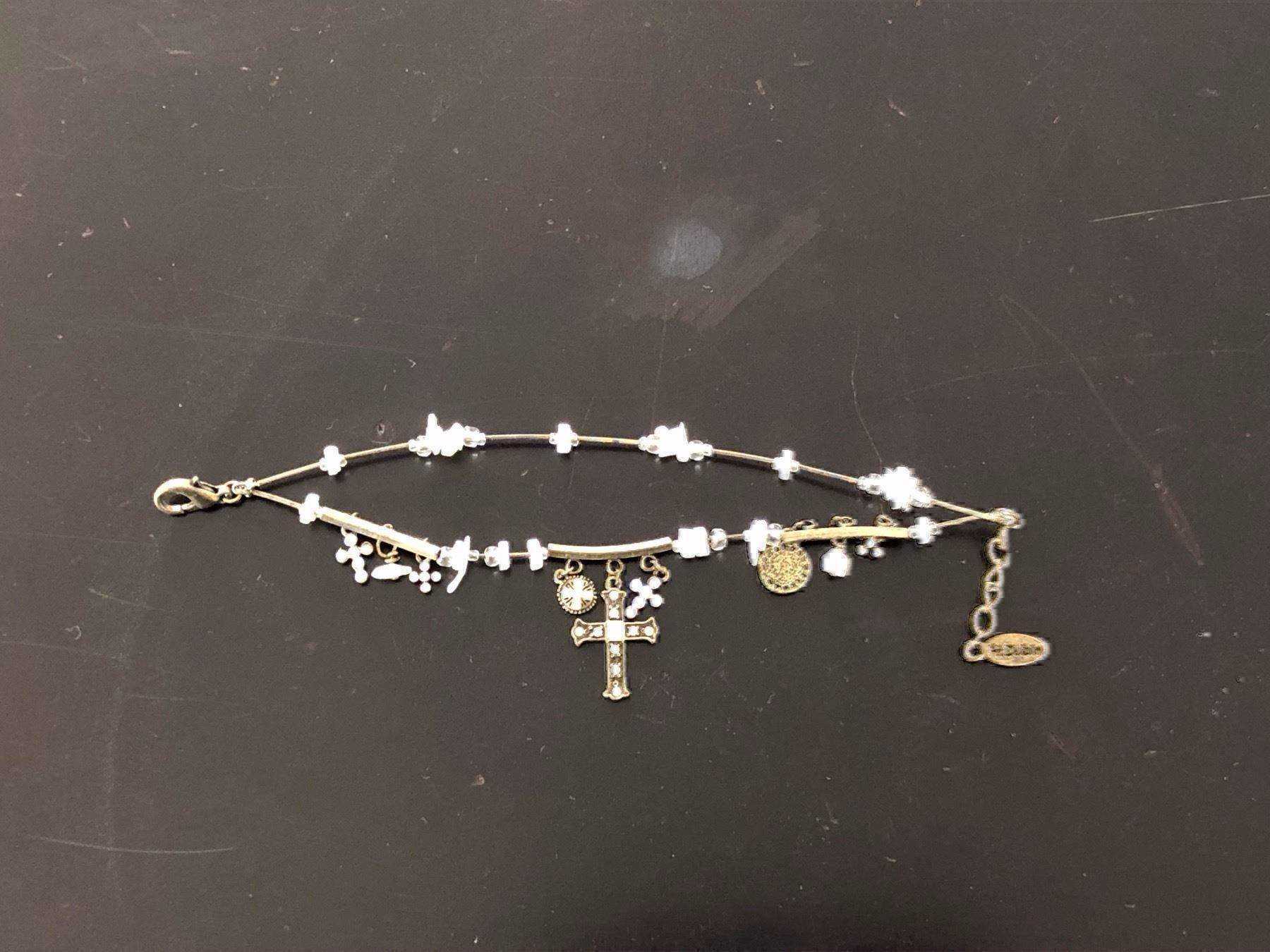 Bracciali & Braccialetti: DOPPEL REIHIGES BETTELARMBAND – Usato da Meggen venduto da Meggeni
