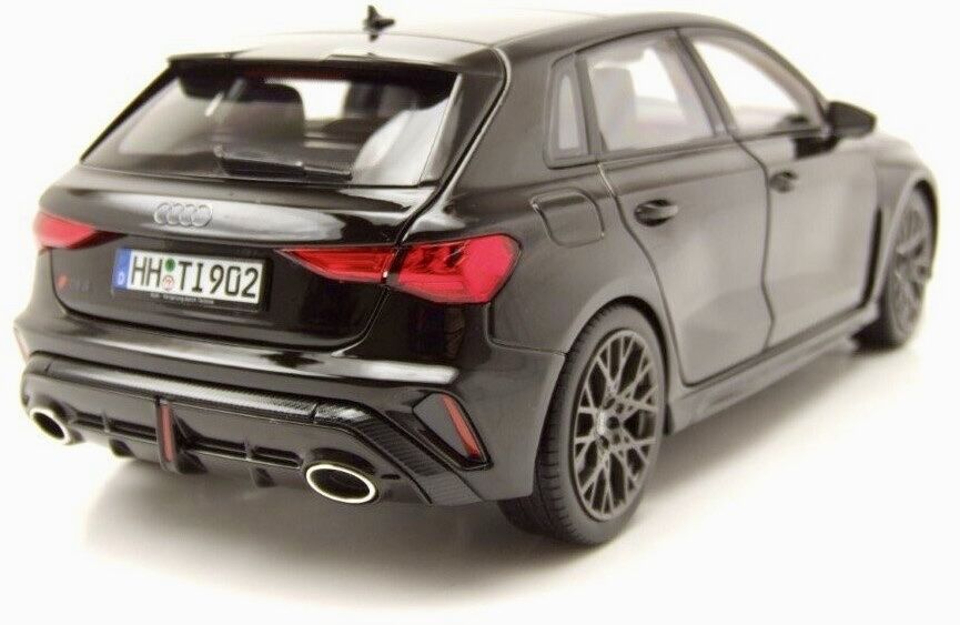 Audi Modellini d'auto: AUDI RS 3 2025  MASSSTAB 1:18 – Nuovo e nell'imballaggio originale da Erlenbach im Simmental venduto da Model_box 1