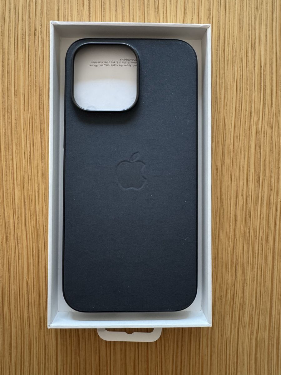 Apple Cover & Protezioni schermo: iPhone 15 Pro Max FineWoven Case MagSafe schwarz neu – Nuovo (secondo la descrizione) da Zürich venduto da grisgris01 1