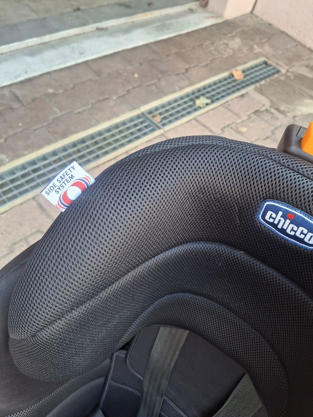 Chicco Seggiolini per auto: Auto Kinder Sitz Chicco Oasis 1 – Usato da Kleindöttingen venduto da bargi91 1