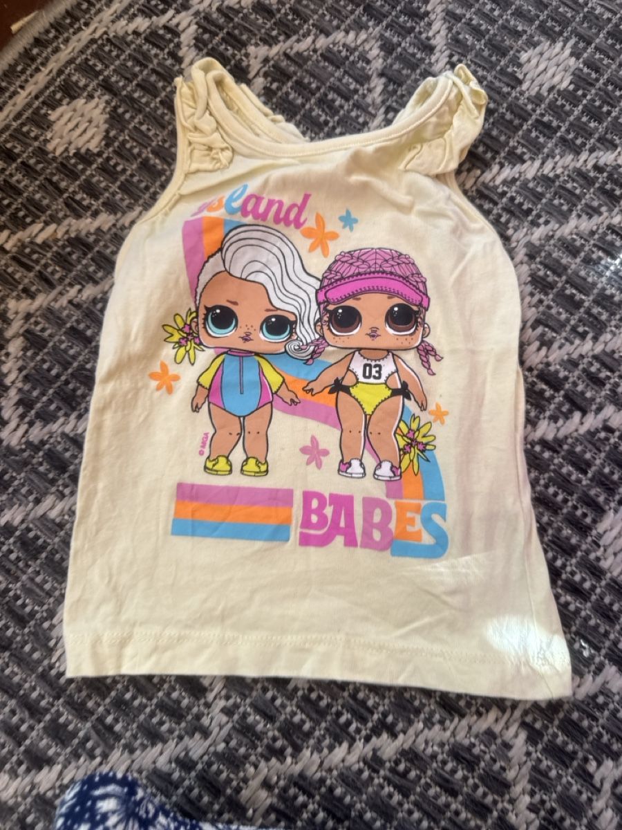 Blouses, T-shirts & Tops: LOL Surprise Top Mädchen Grösse ca 104/110 – D'occasion à Zürich par Belisimo