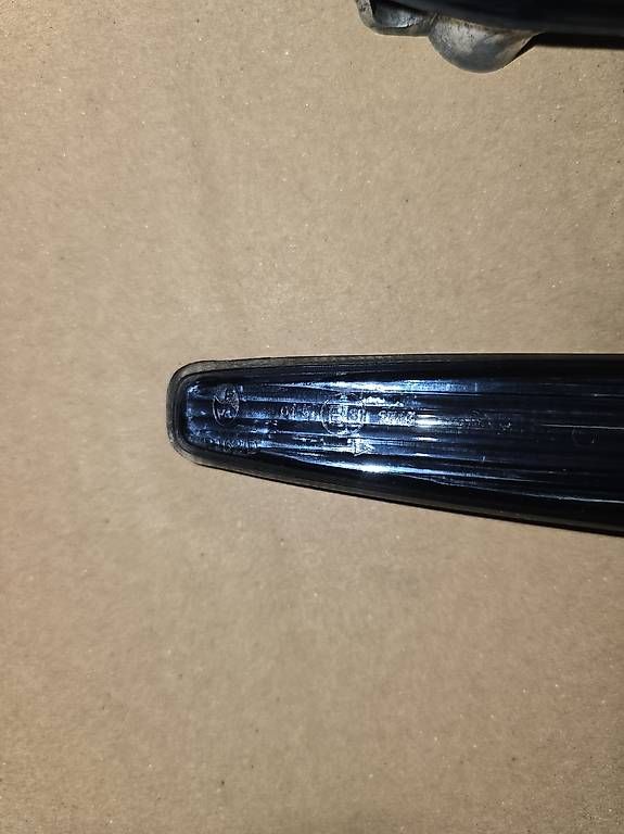 Tutti pezzi di ricambio auto: Schwarze Seitenblinker Alfa Romeo 159 – Usato da Ottenbach venduto da bella85 1