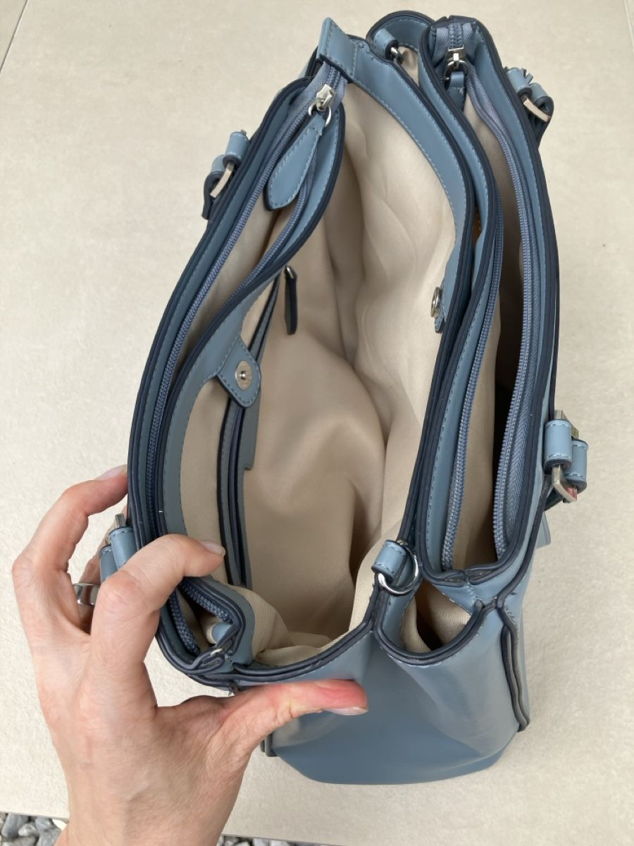 Borse da donna: Hellblaue Kunstleder Handtasche - Aus meiner Dean-Box – Usato da Schleinikon venduto da Blake_7k9t 3