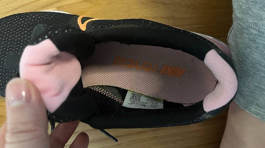 Scarpe da donna: Nike Renew Laufschuh Gr. 39 – Usato da Liestal venduto da Schatzsucher90 2