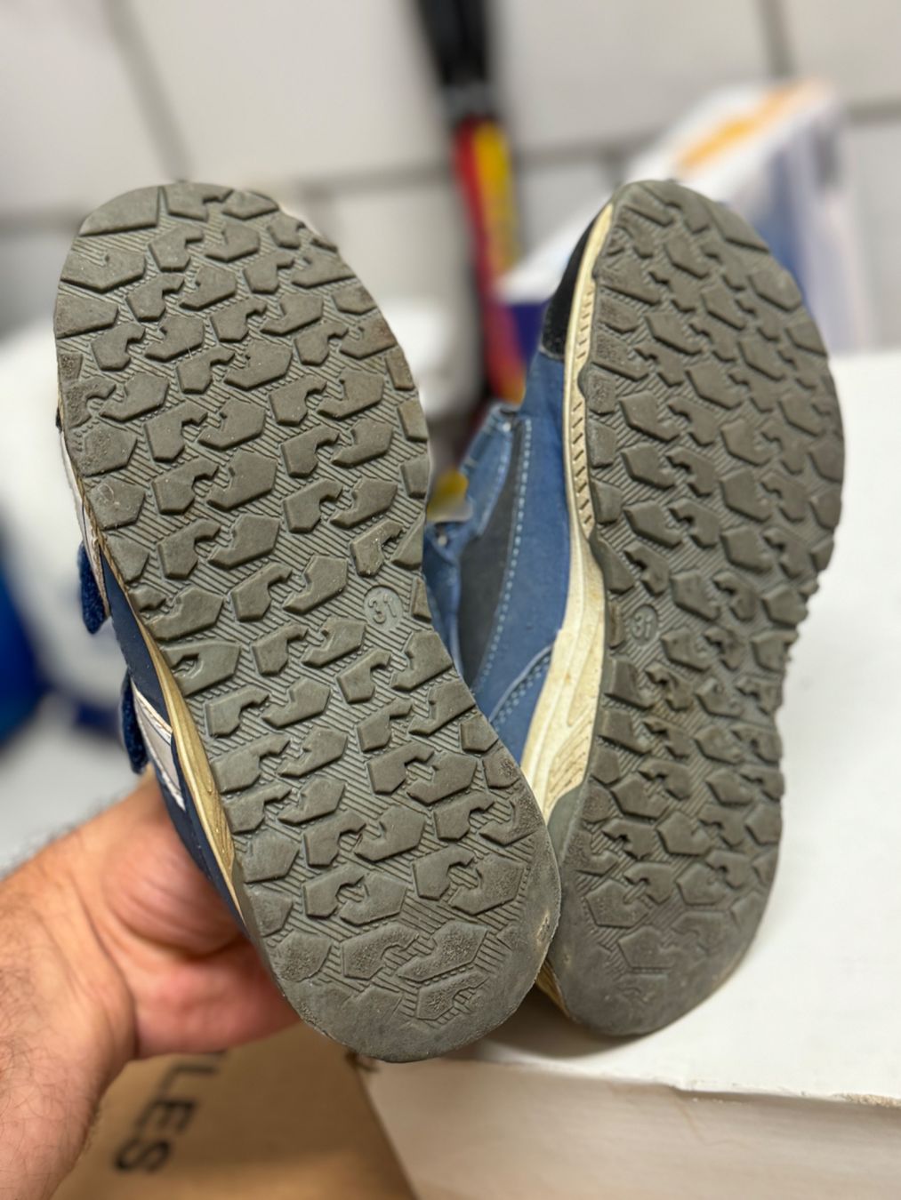 Scarpe per ragazzi: Sneaker für Kinder, Grösse 31 – Usato da Sursee venduto da k12g223 4