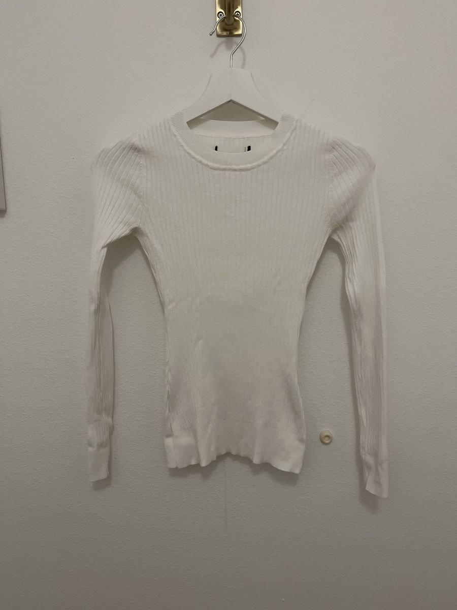 Lotti di vestiti: 4-er Pack feine Pullover – Usato da Luzern venduto da SonjaBucher 1