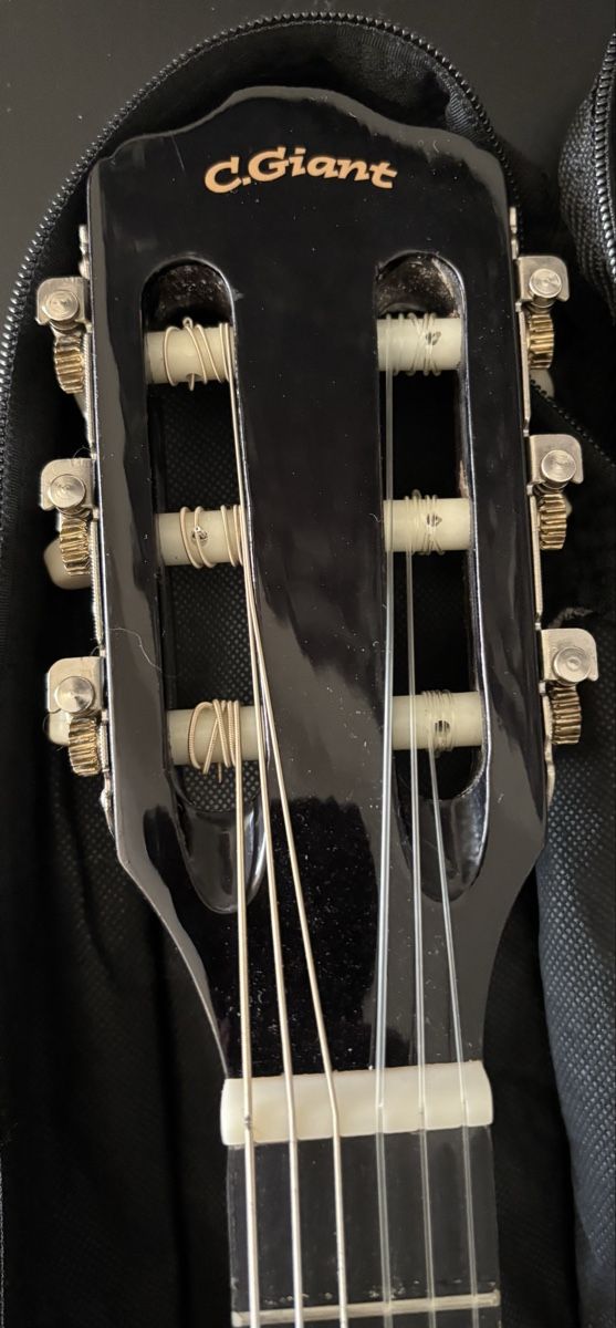 C.Giant Strumenti musicali: Kinder-Gitarre von C.Giant – Usato da Horn venduto da MichelleLa 4