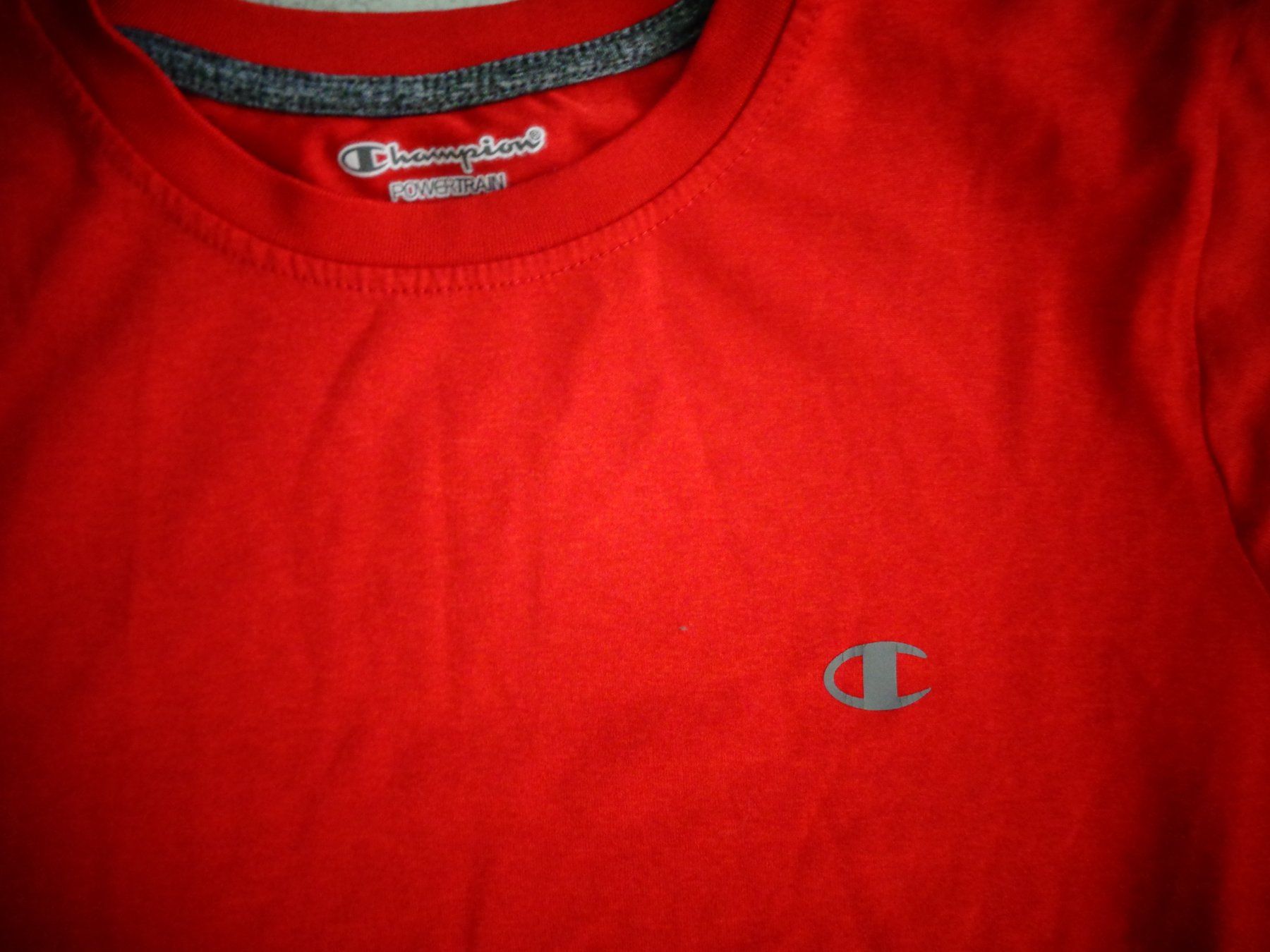 Champion Camicie, T-shirt & Polo: CHAMPION T-SHIRT GR.158 – Usato da Rotkreuz venduto da Samballi 1