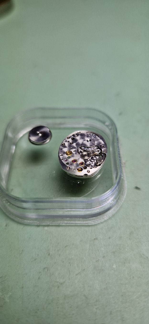 Vacheron Uhren: Fournitures Vacheron Constantin cal 1050/B – Gebraucht aus Genthod von pra_fs6q