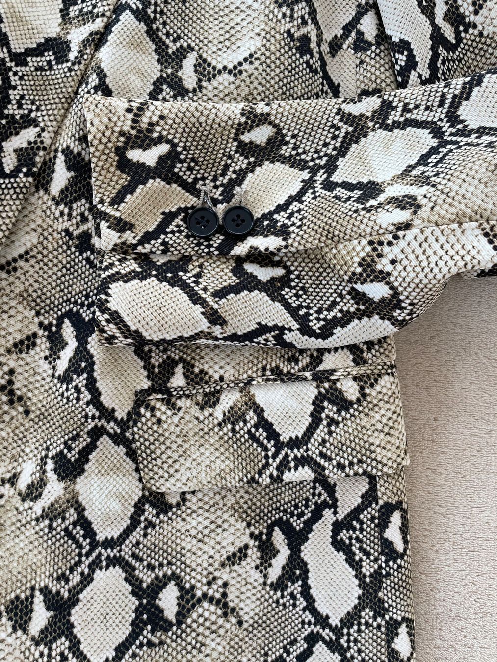 Zara Giacche: SNAKE PRINT ZARA BLAZER, SIZE XS – Nuovo (secondo la descrizione) da Forch venduto da ele_9gsf 4