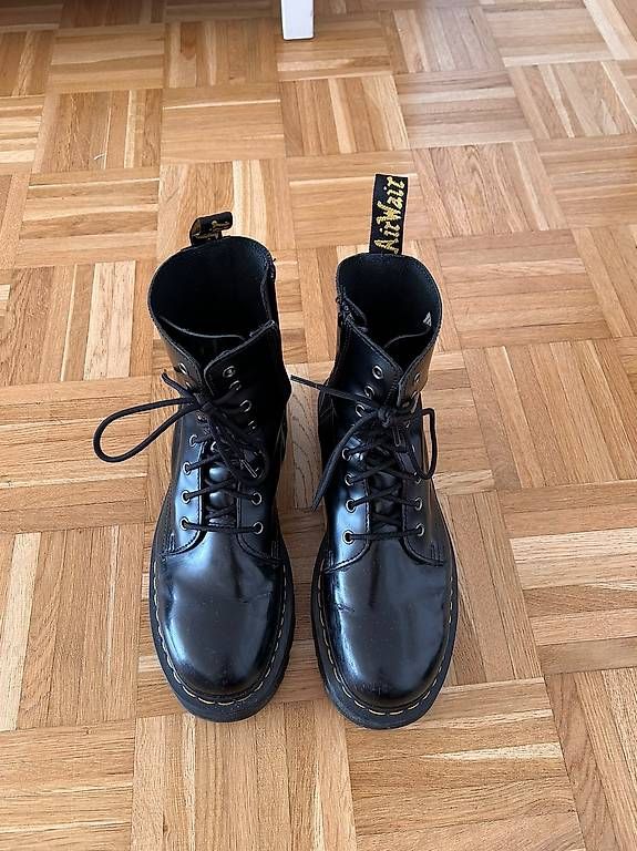 Scarpe da uomo: Dr. Martens Plateau 43 – Usato da Basel venduto da nor_52vj 2