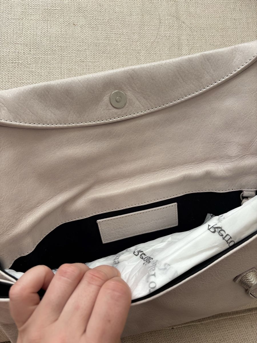 Balenciaga Borse: Balenciaga Envelope Clutch Off White – Usato da Zürich venduto da Salomej011 1