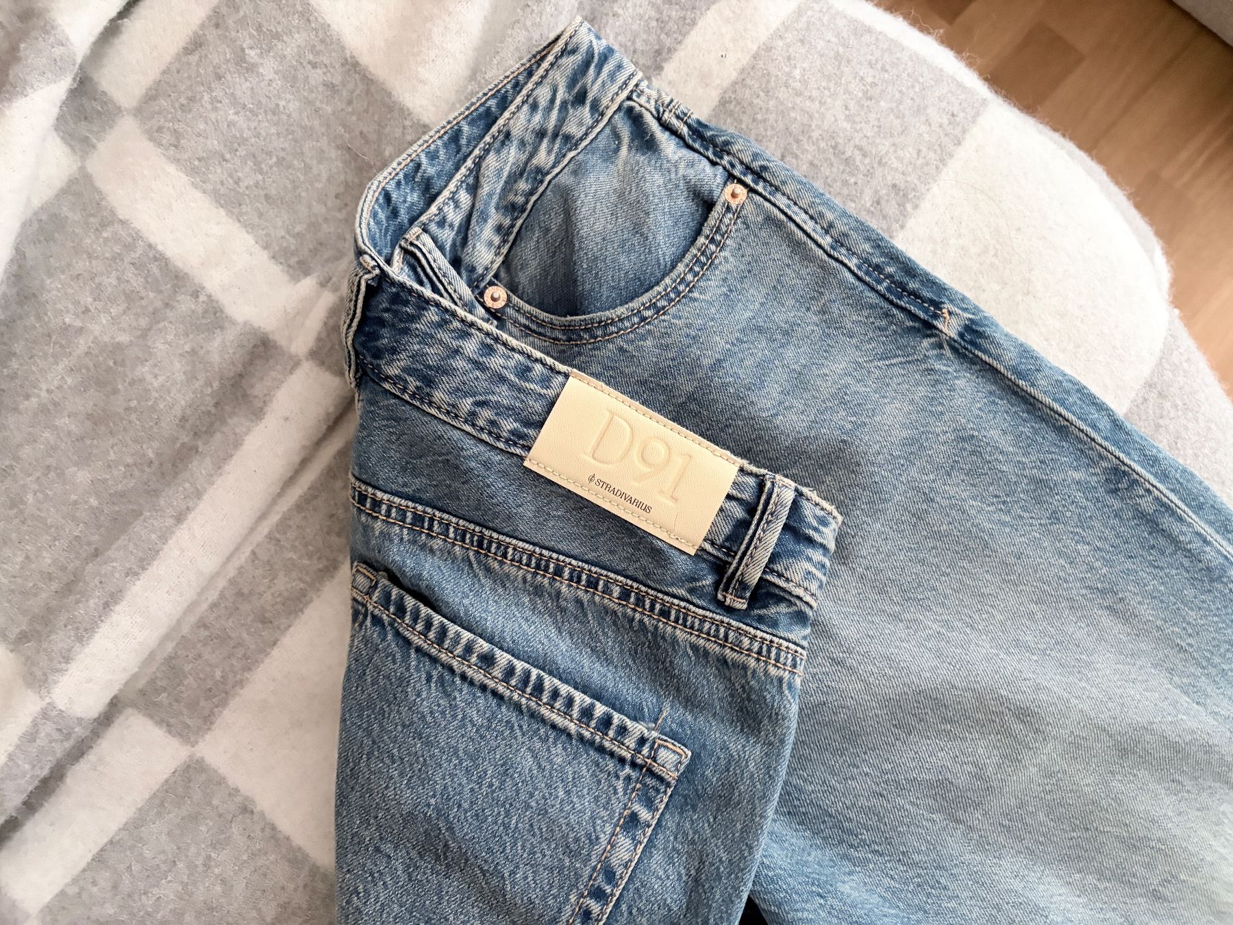Stradivarius Jeans: Jeans D91 Stradivarius T38 – Nuovo e nell'imballaggio originale da Montpreveyres venduto da hae_zk6g 1