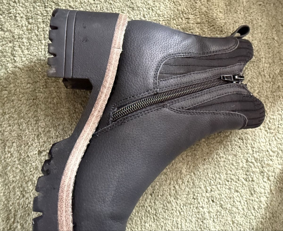 Chaussures femmes: Stiefeletten Damen Schwarz Grösse  37 – D'occasion à Ehrendingen par Bila2 1