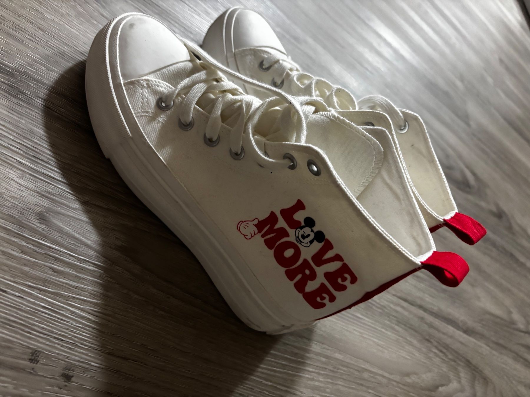 Scarpe da uomo: Turnschuhe weiss Mickey Mouse Grösse 37 – Usato da Gossau SG venduto da Swisslady25 3