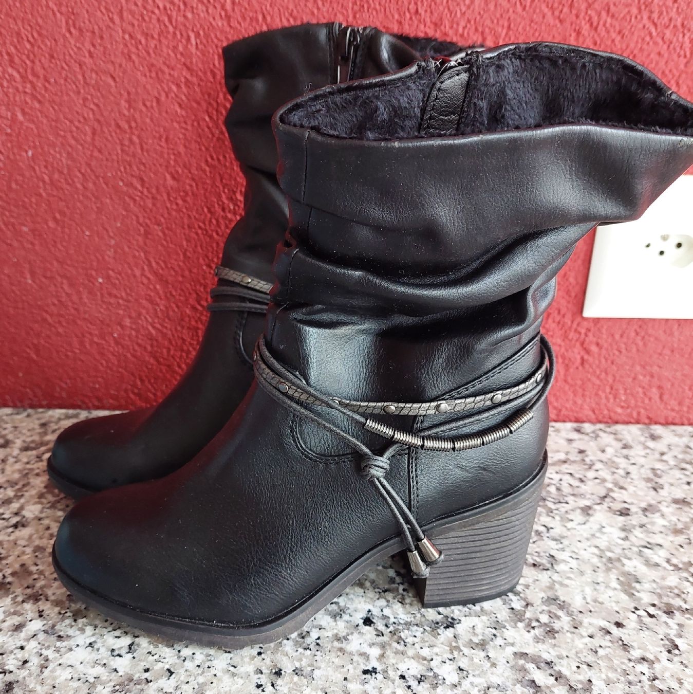 Scarpe da donna: Stiefel Pesaro #37 – Usato da Stettlen venduto da Dolores1987