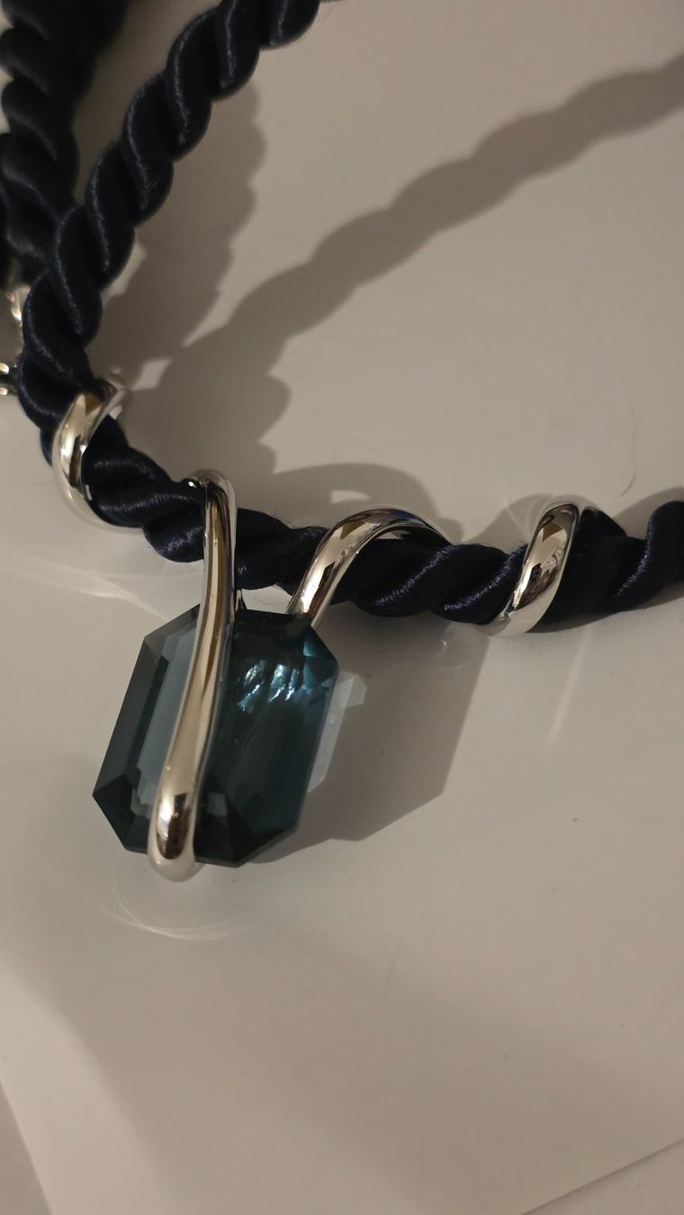 Pierre Lang Catenine: Pierre Lang Kette mit Anhänger – Usato da Wittenbach venduto da rose_rosi