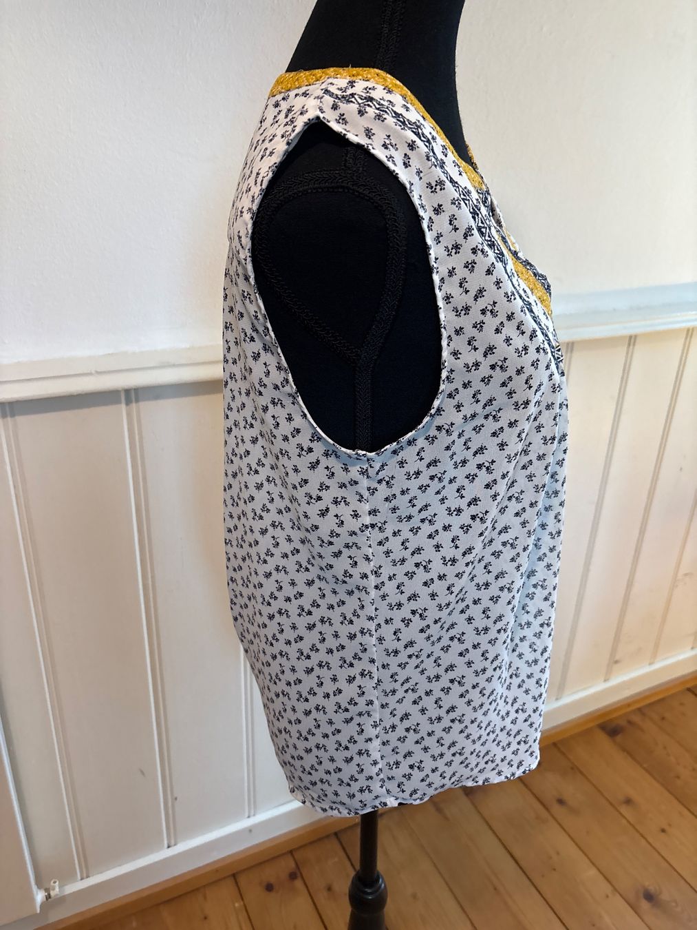 Camicette: Sommerbluse mit Blumenmuster, Gr. M, Esprit – Usato da Münchwilen TG venduto da BBJO 2