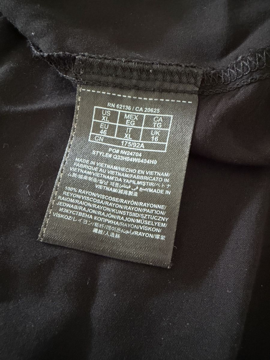Guess Blusen: Guess Bluse schwarz Grösse XL Kurzarmbluse kurzarm  – Gebraucht aus Glattpark(Opfikon) von neu_z6sm 7