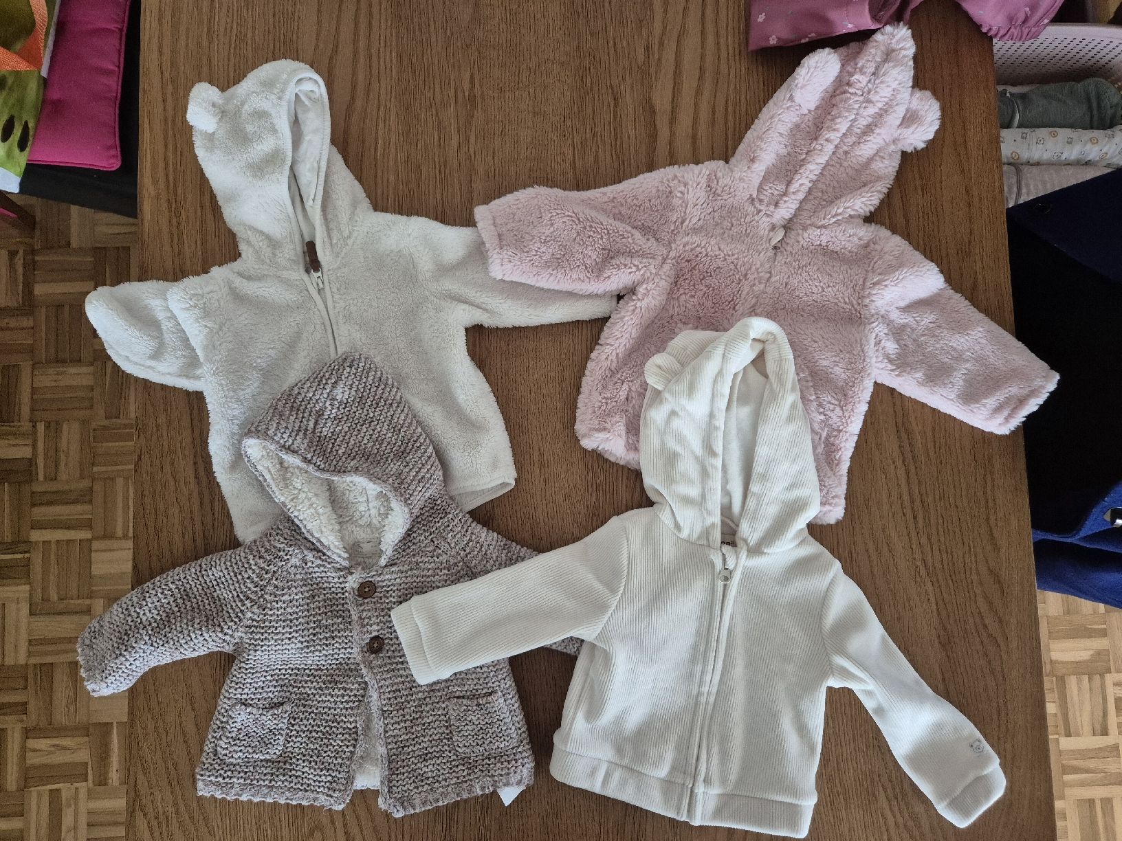 Lotti & Set di vestiti: Babykleider Grösse 68 Paket 2 – Usato da Goldach venduto da Mona.93 3