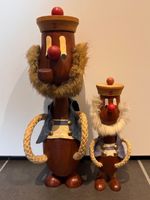 2x niedliche Mannli Holz 60er-Jahre Kapitän Teak
