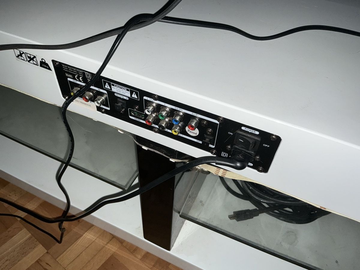 Mobili TV: Tv Gestell mit Boxen – Usato da Basel venduto da Ajscha7o1 2