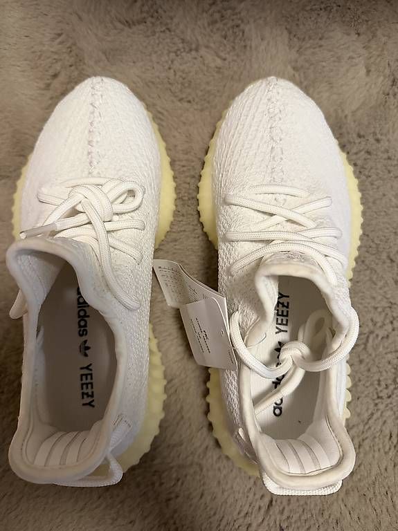 Adidas Herrenschuhe: Adidas Yeezy Boost 350 V2 Triple White – Neu (gemäss Beschreibung) aus Wittenbach von janine37 2
