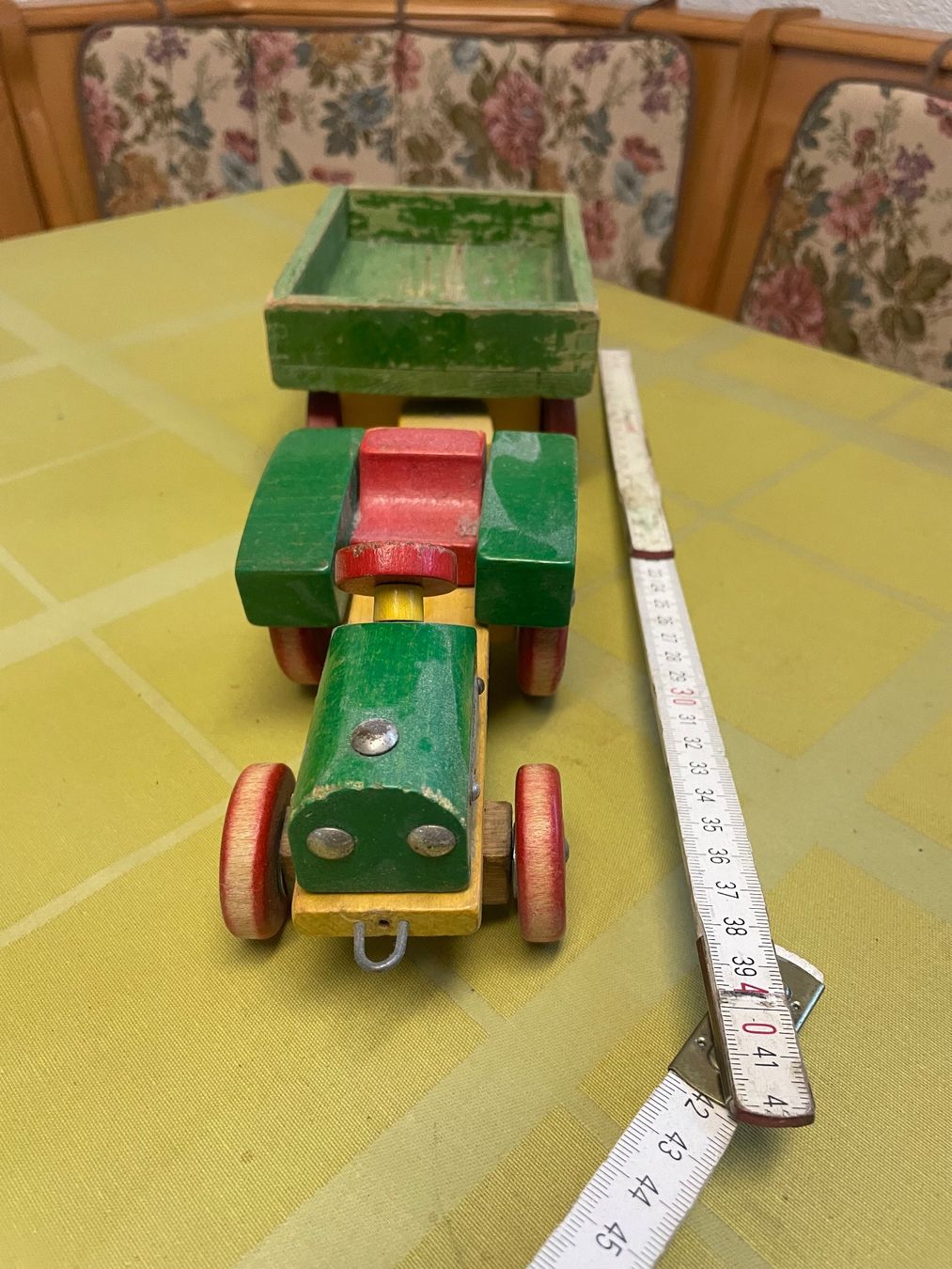 Giocattoli: Traktor mit Anhänger Spielzeug Kind – Usato da Thayngen venduto da stammsani
