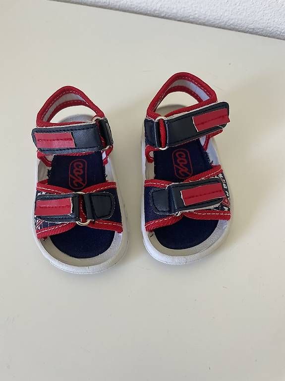 Schuhe für Jungen: Sandalen Grösse 19 – Gebraucht aus Glis von SabrinaXA 1