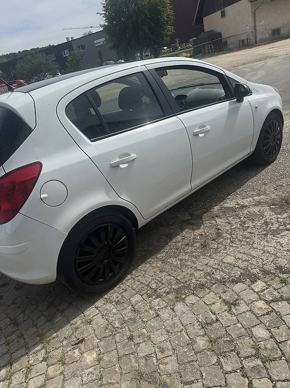 Opel Automobili: Opel Corsa D 1.4 – Usato da Grenchen venduto da Kingbesi 3
