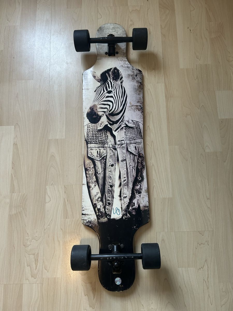 Skateboards: Longboard Area Zebra – D'occasion à Mörigen par Fam_suri 1