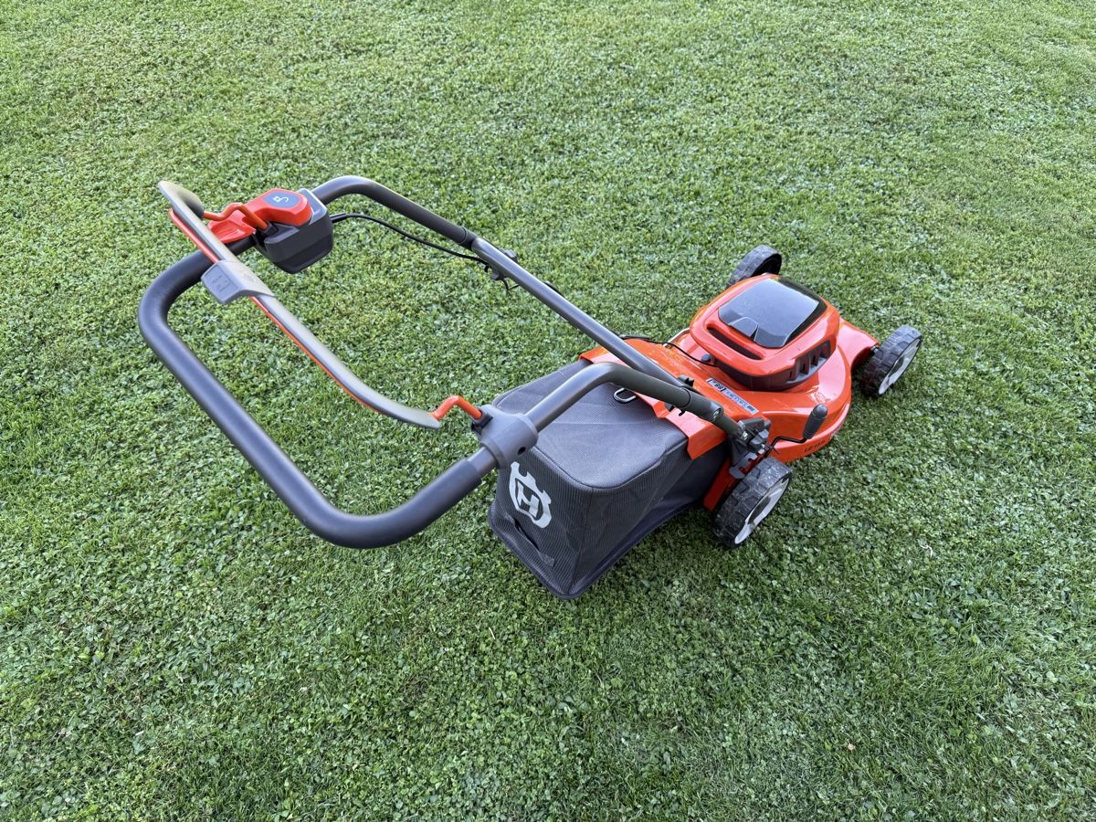Husqvarna Tagliaerba: Husqvarna LC 137i Rasenmäher – Usato da Aedermannsdorf venduto da Nicki2315 3