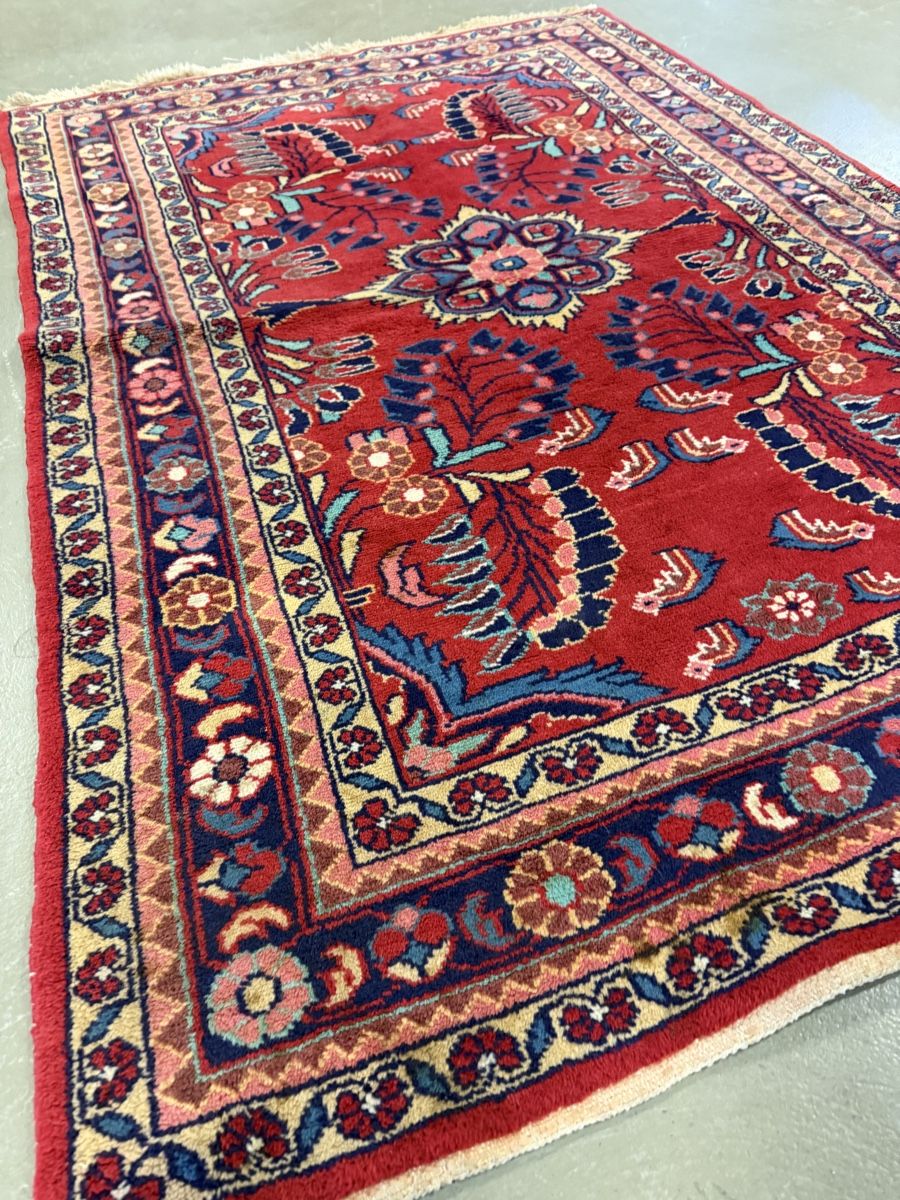 Teppiche: Orientteppich rot mit Blumenmuster gut erhalten – Gebraucht aus Strengelbach von RaenAntikDesign 2