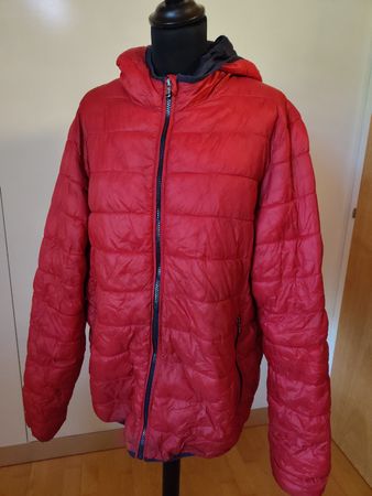 Veste doudoune rouge, taille 52