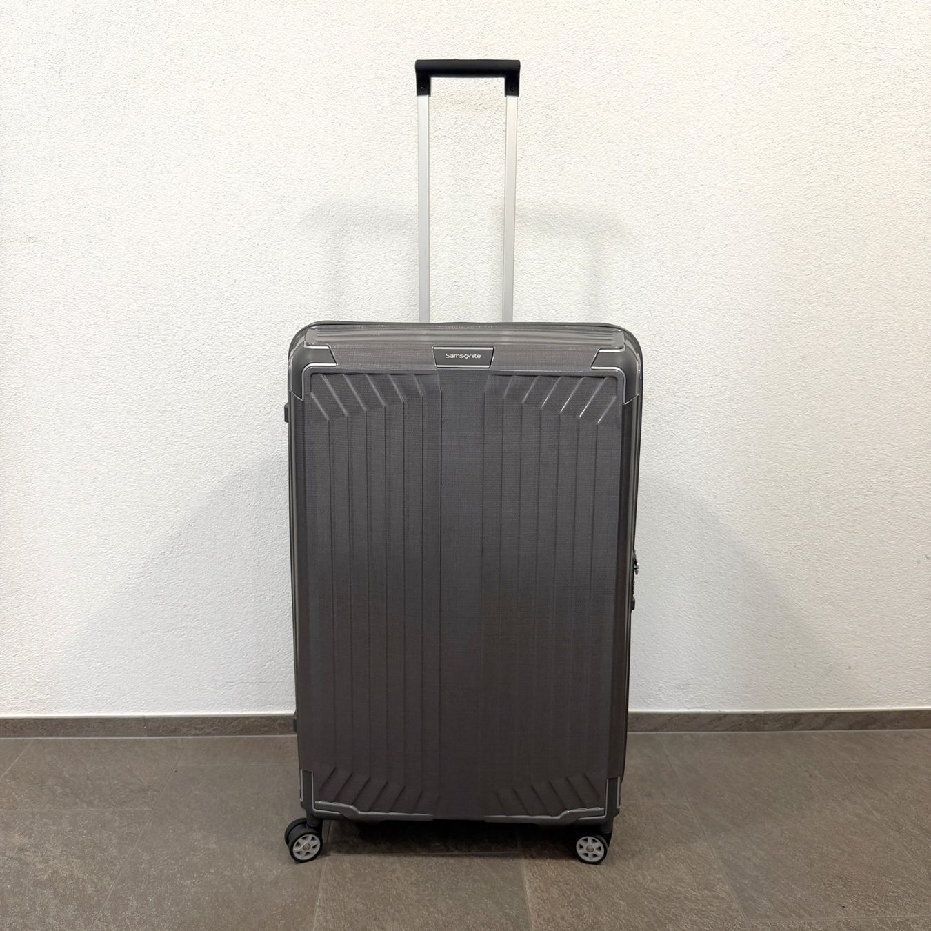 Samsonite Valises de voyage: Neuer Koffer Samsonite Lite Box Spinner 81 cm grau – Neuf (Voir description) à Balzers par dassandro