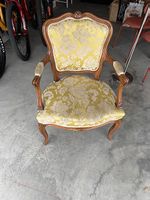 Chaises en poirier d'époque 