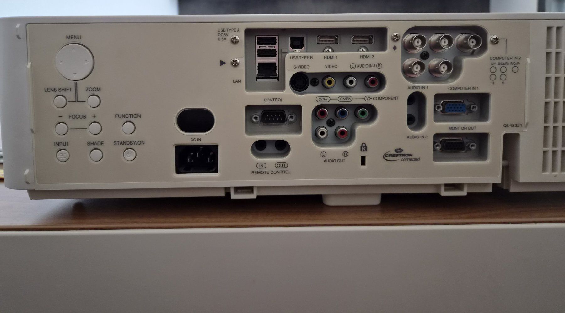 Hitachi Proiettori: Hitachi CP-WX8240 LCD-Projector / Beamer – Usato da Weiach venduto da ZHmakitiAG 1
