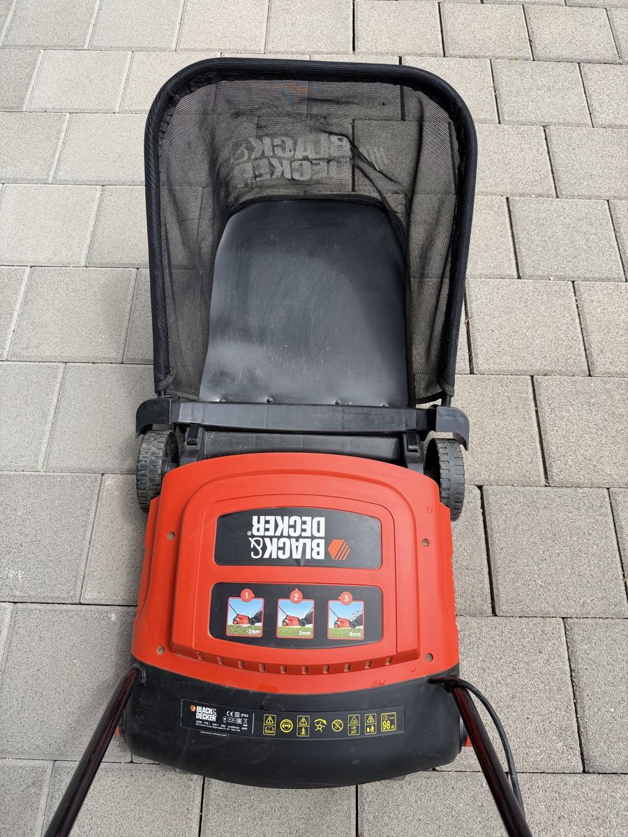 Attrezzi per la lavorazione del suolo: Black & Decker Vertikutierer – Usato da Flurlingen venduto da NatDrake 1