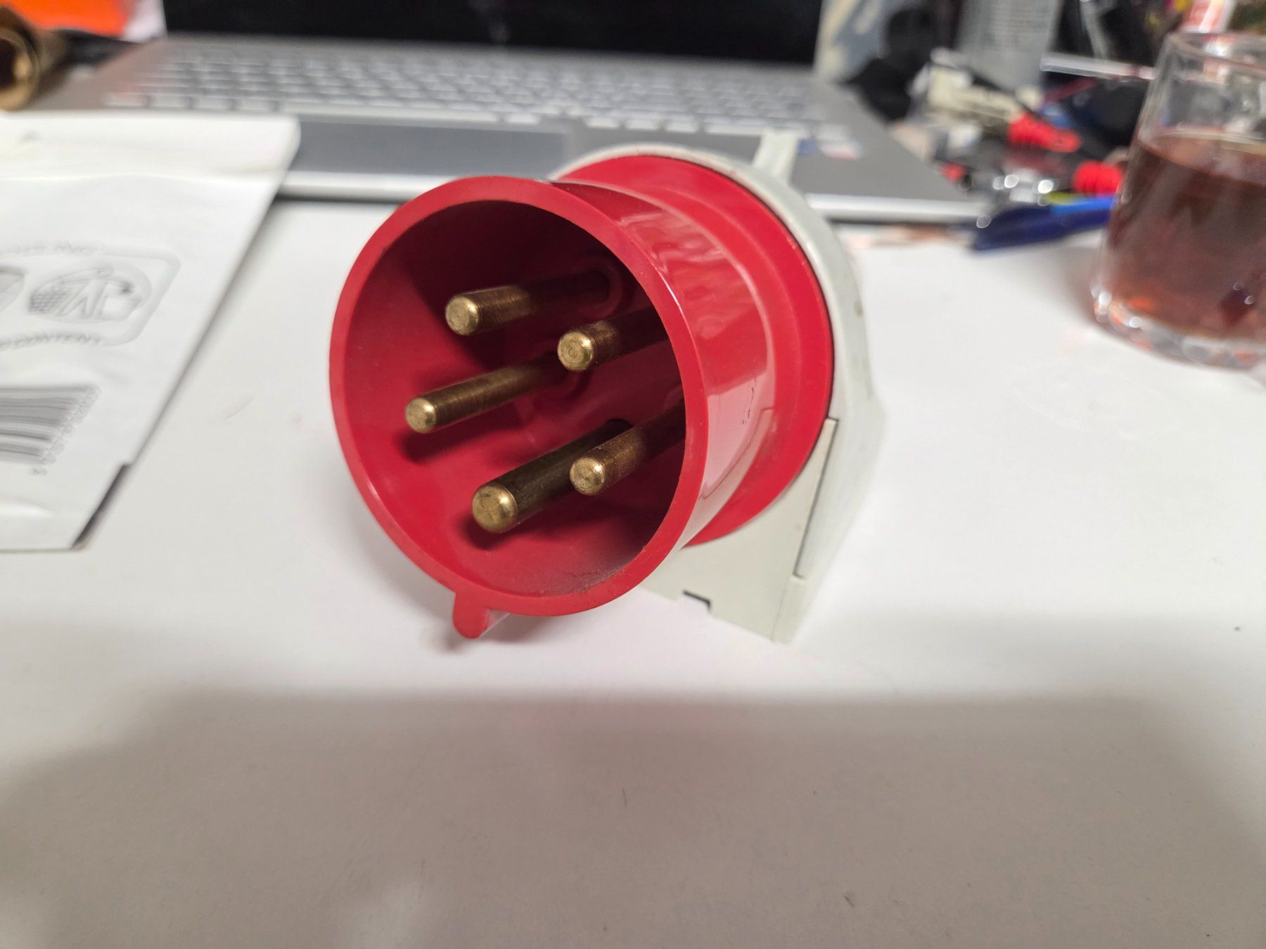 Spine: Steckdose 32A 5polig CEE 32A Walther 630 CEE32 Anbaustecker – Usato da Zürich venduto da eymen20