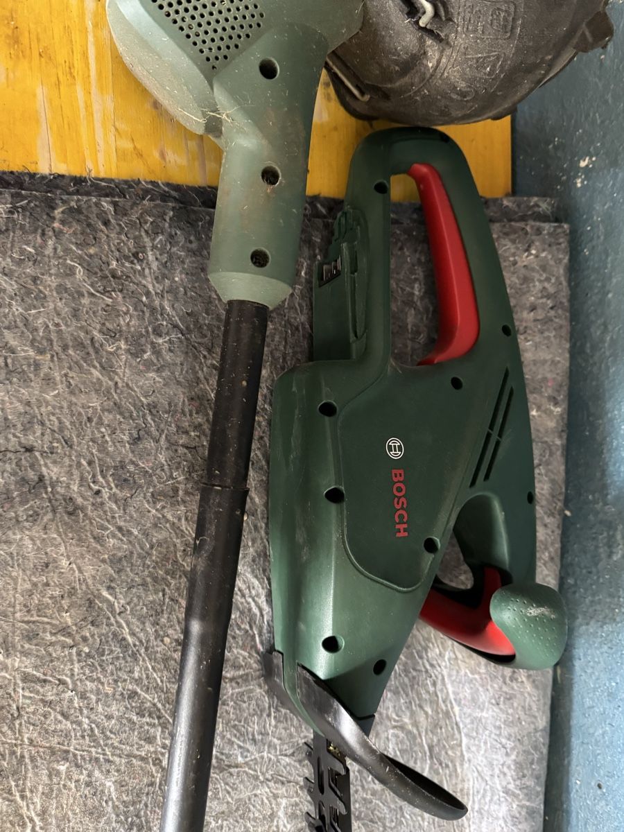 Tutti gli attrezzi: Aku Heckenschere Bosch Trimmer  – Usato da Sirnach venduto da Hap194546 1