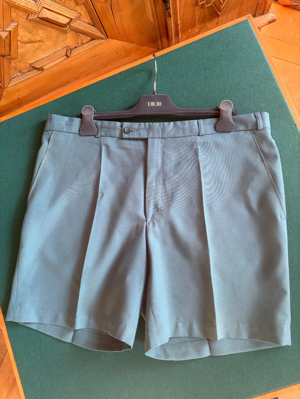 Pantalons: Klassische Stoffhose oder Anzughose (Tailored Shorts) Gr. 54 – Neuf (Voir description) à Interlaken par Bona55 9