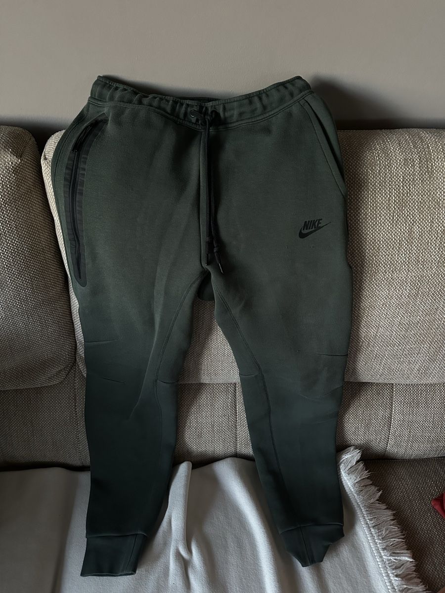 Nike Pantaloni: NIKE SPORTSWEAR TECH FLEECE – Usato da Genève venduto da rom_56hd